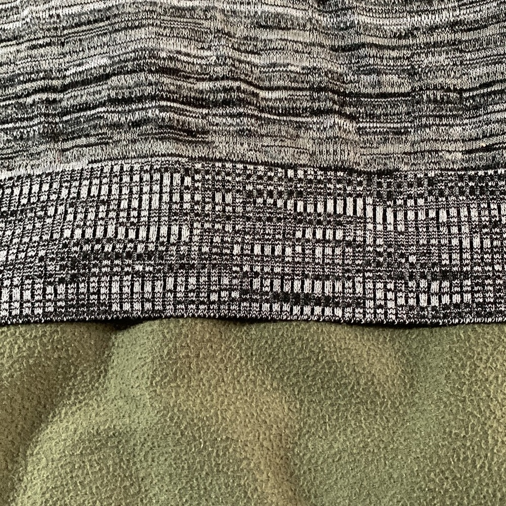 EUC AGB short sleeve sweater. Chest measurement is approximately 19 inches. - Picture 4 of 5